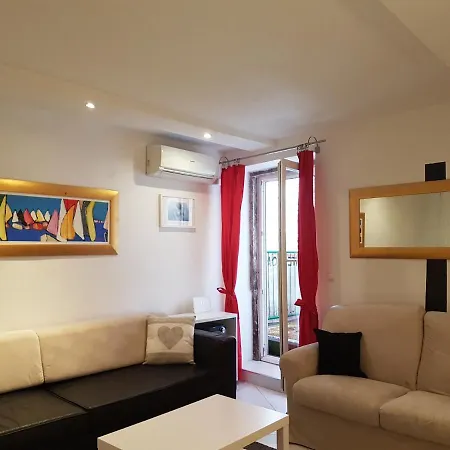 Art House Apartment *